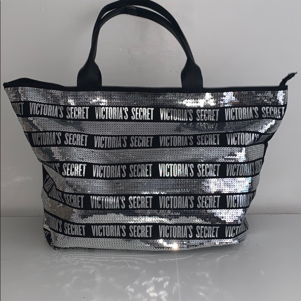 VICTORIAS SECRET SHINY LOGO TOTE AND WALLET SET